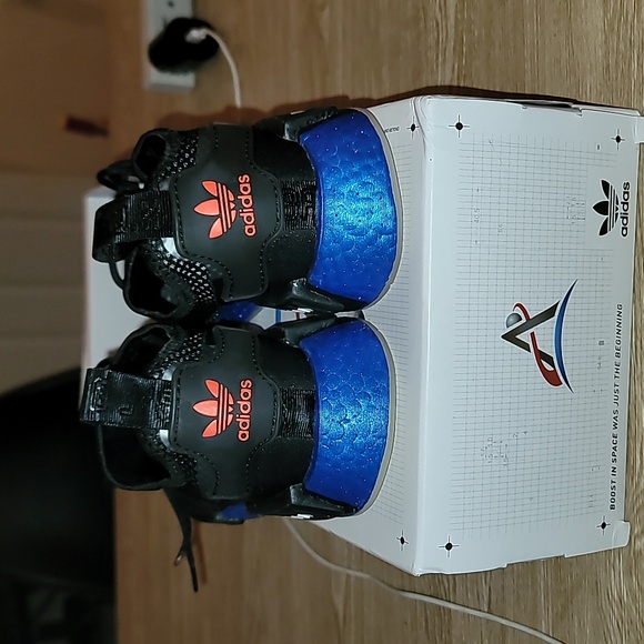 Adidas Kid's NMD R1 Spectoo NASA - Picture 3 of 4